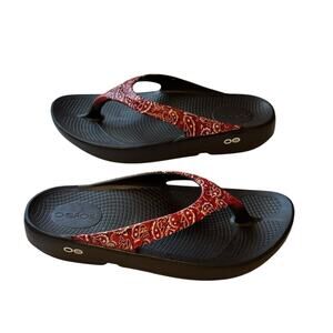 OOFOS OOLala flip flop Limited Bandana Paisley woman sandal Red Sz US 8/EU39